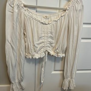 White cropped balloon sleeve blouse with Cinched middle